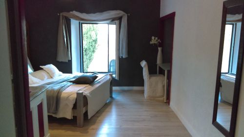 Domaine Conscience.Chambres. Séminaires