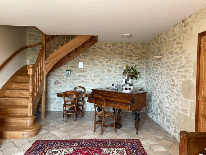 Maison - 279 m² - 8 pièces