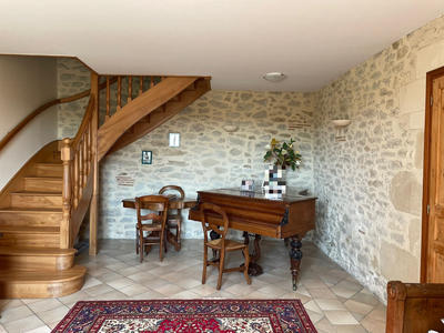 Maison - 279 m² - 8 pièces