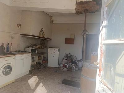 Local commercial - 180 m² - 4 pièces