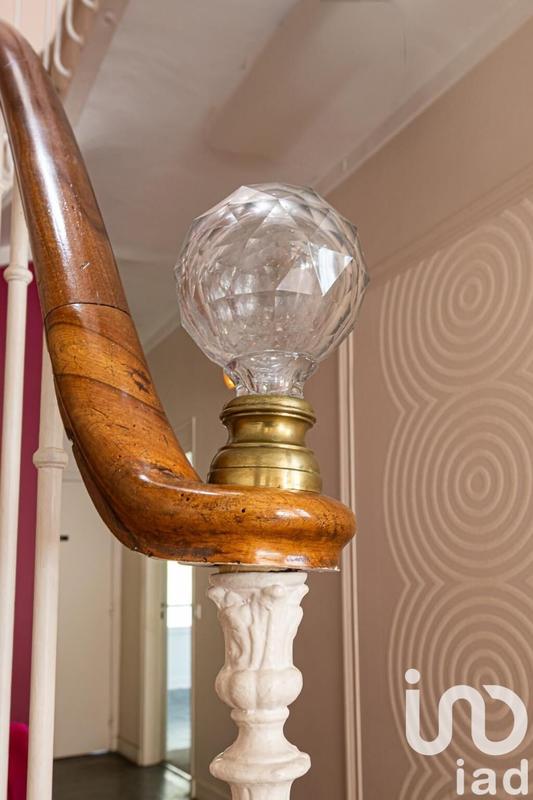 Maison - 370 m² - 17 pièces