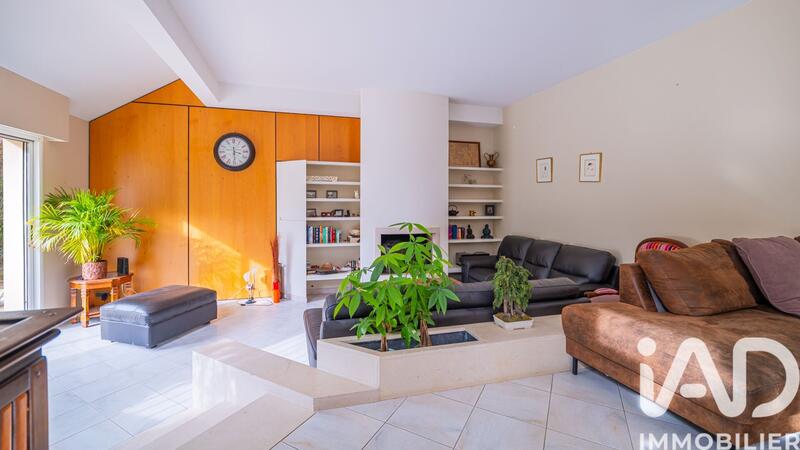 Maison - 229 m² - 9 pièces