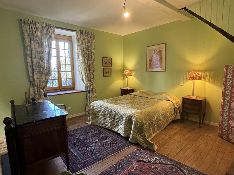 Maison - 243 m² - 8 pièces