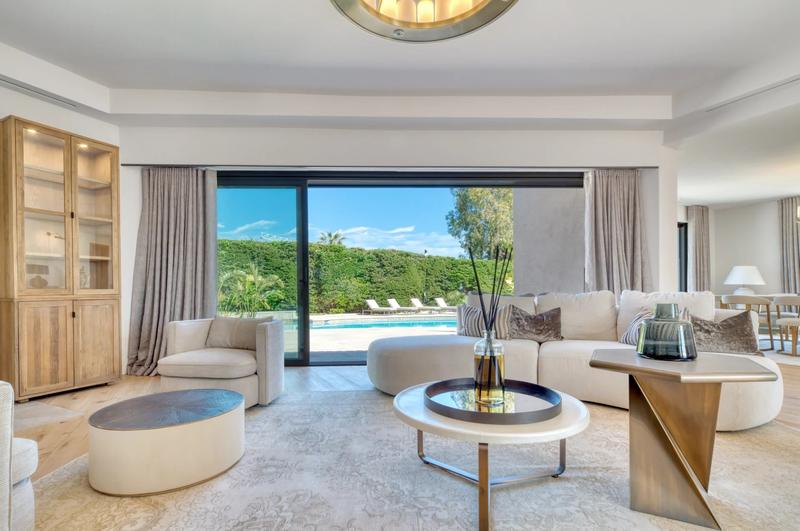 Propriété - 433 m² - 8 pièces