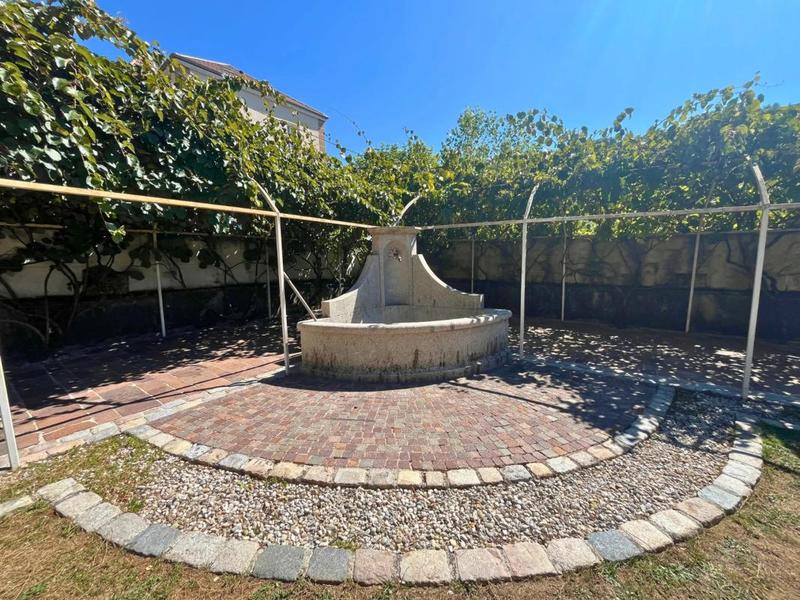 Maison - 275 m² - 6 pièces