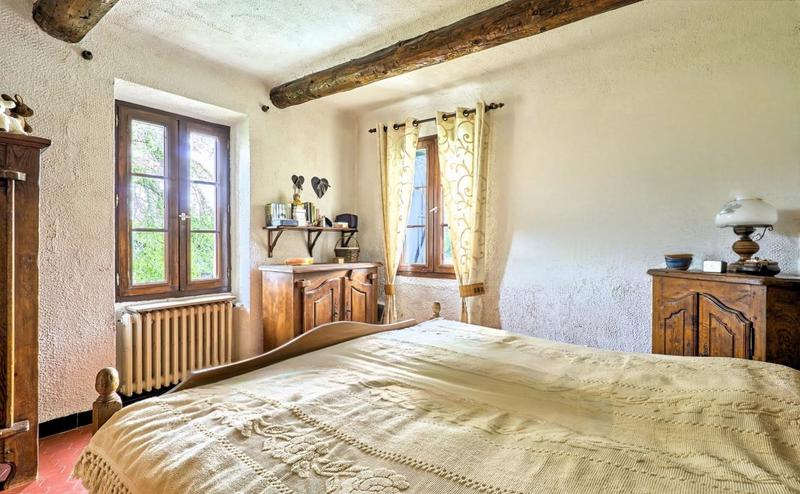 Propriété - 231 m² - 6 pièces