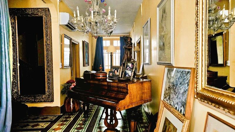 Maison - 240 m² - 7 pièces