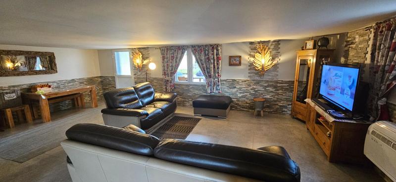 Maison - 207 m² - 7 pièces