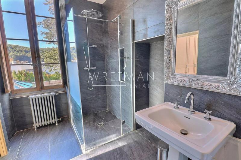 Villa - 180 m² - 7 pièces