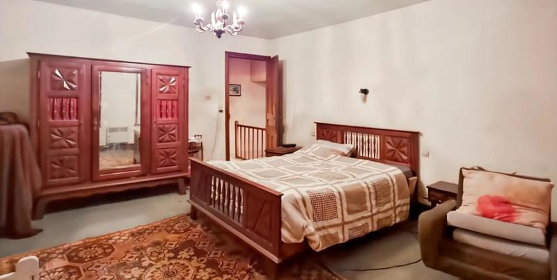 Maison - 99 m² - 16 pièces