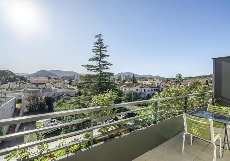 Appartement - 83 m² - 4 pièces