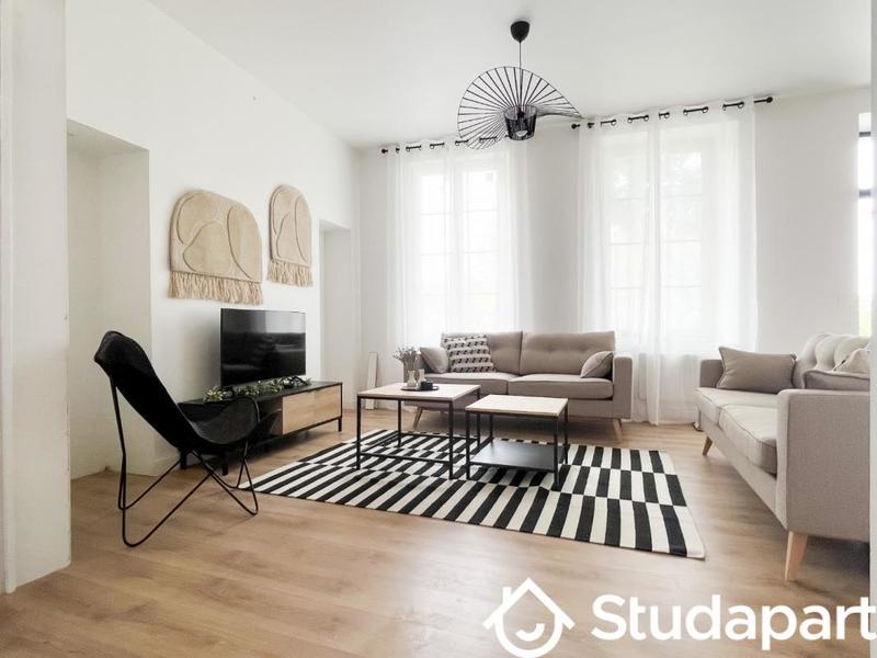 Chambre - 11 m² - 1 pièce