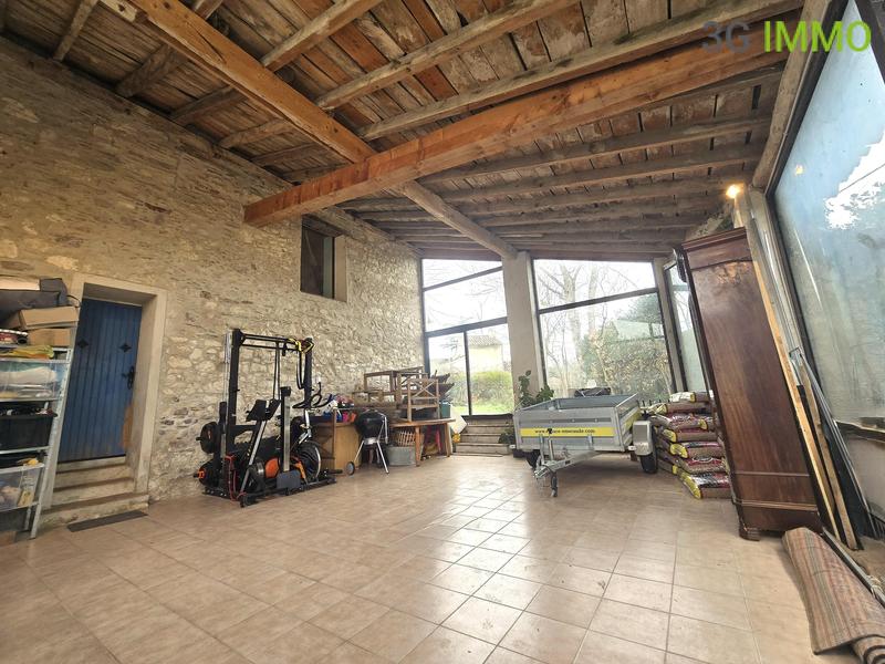 Corps de ferme - 210 m² - 8 pièces