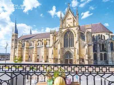 Maison - 247 m² - 10 pièces