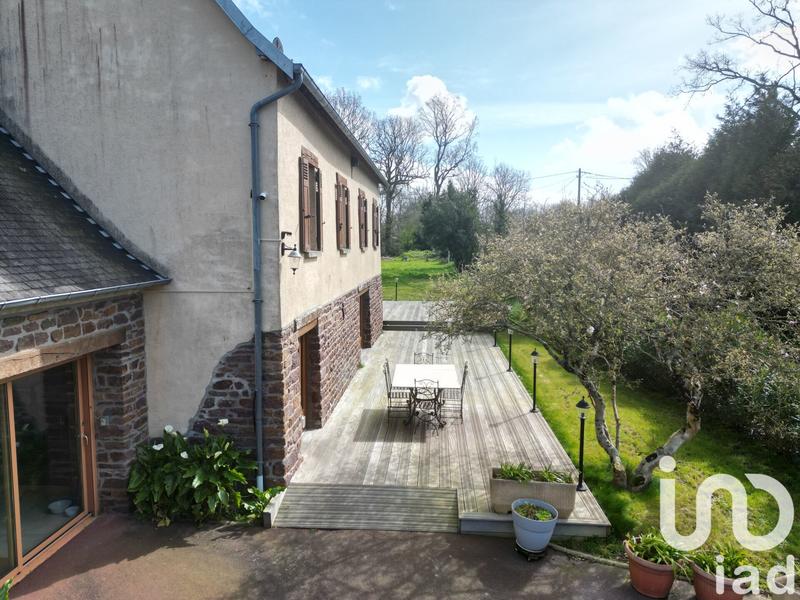 Maison - 322 m² - 11 pièces