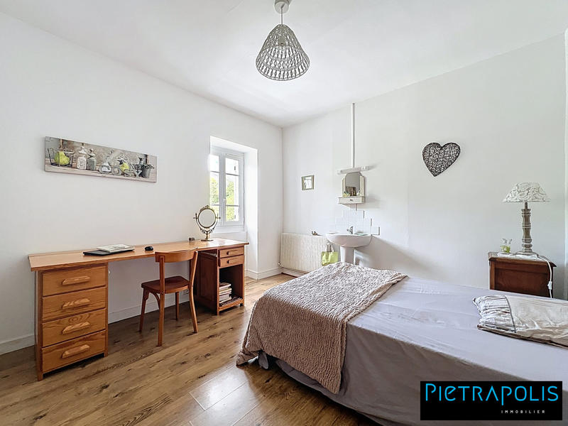 Maison - 268 m² - 10 pièces