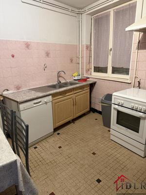 Maison - 185 m² - 18 pièces