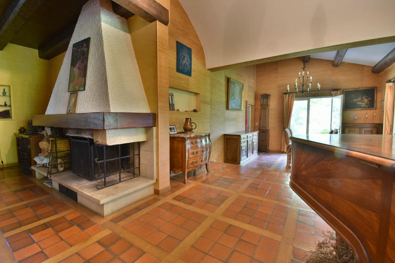 Maison - 234 m² - 8 pièces