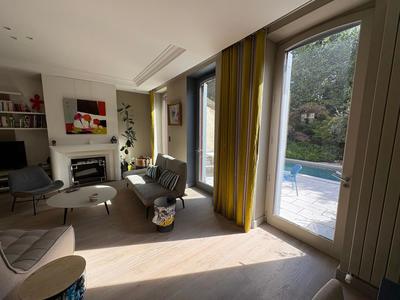 Maison - 202 m² - 6 pièces