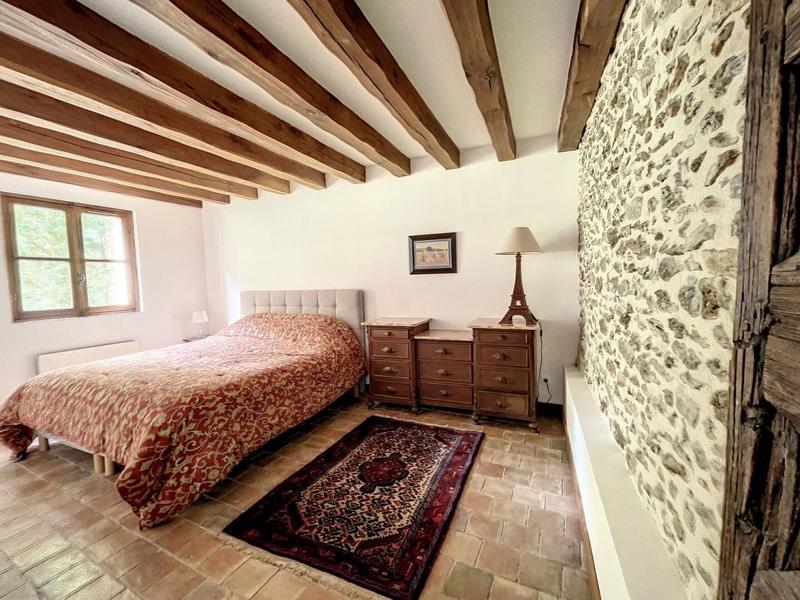 Propriété - 200 m² - 7 pièces