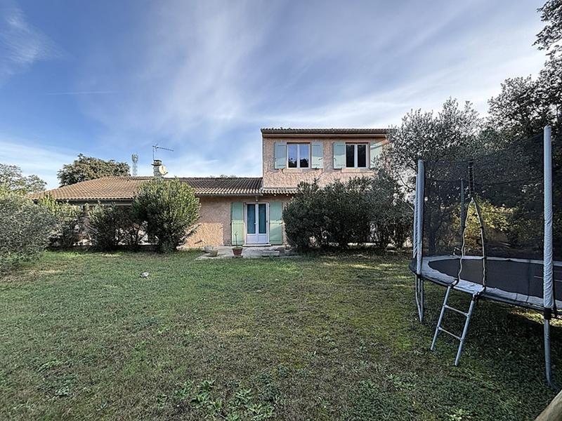 Villa - 170 m² - 8 pièces