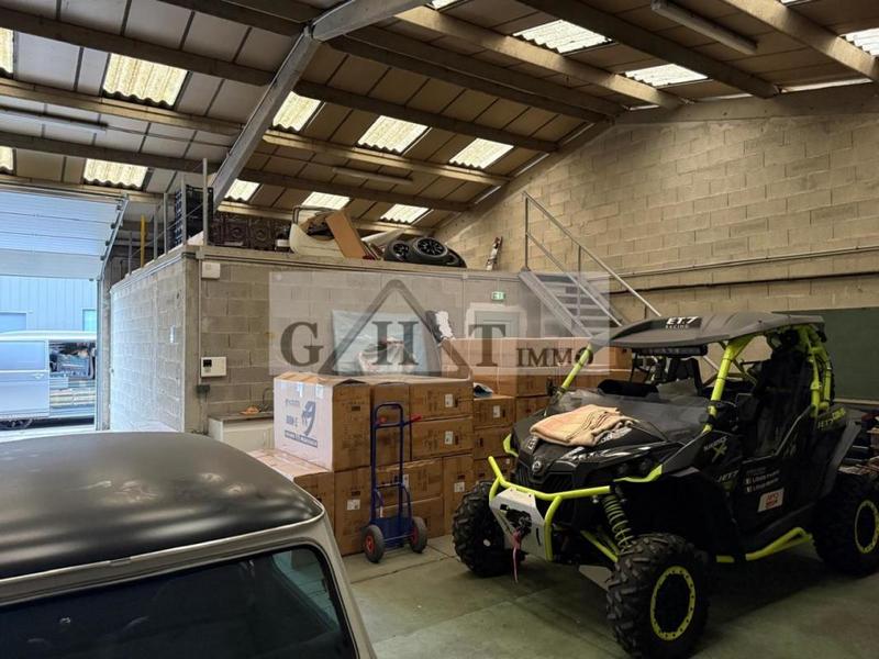 Entrepôt - 155 m²