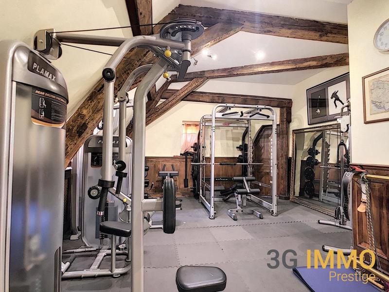 Château - 2 000 m² - 22 pièces