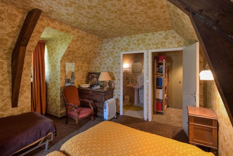 Maison - 335 m² - 11 pièces