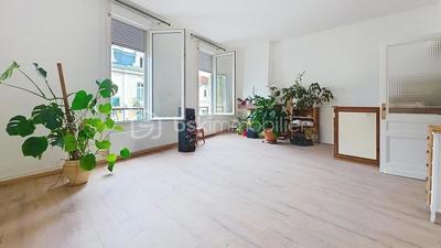 Immeuble - 215 m² - 10 pièces