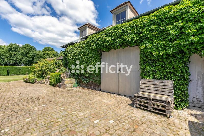 Maison - 463 m² - 12 pièces