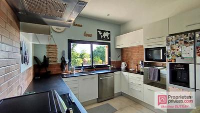 Maison - 210 m² - 6 pièces