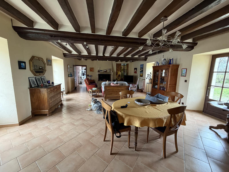 Maison - 230 m² - 7 pièces