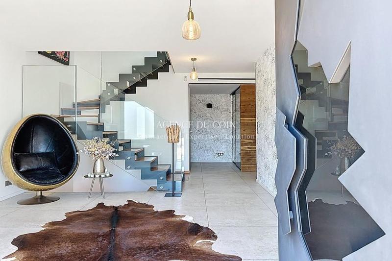 Maison traditionnelle - 280 m² - 6 pièces