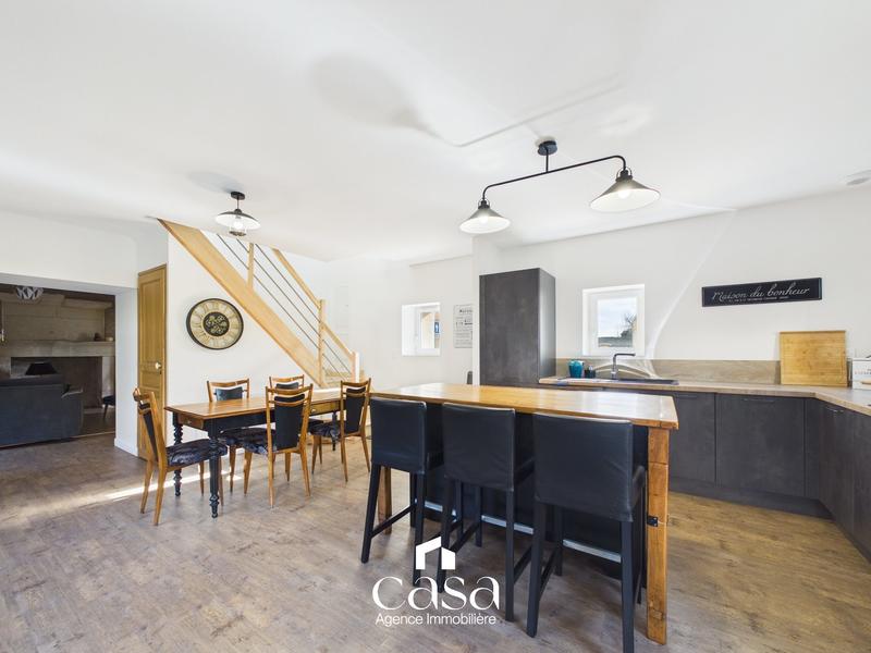 Maison ancienne - 349 m² - 9 pièces