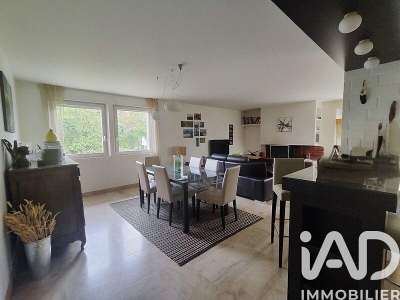 Maison - 215 m² - 8 pièces