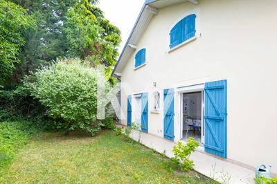 Maison - 287 m² - 8 pièces
