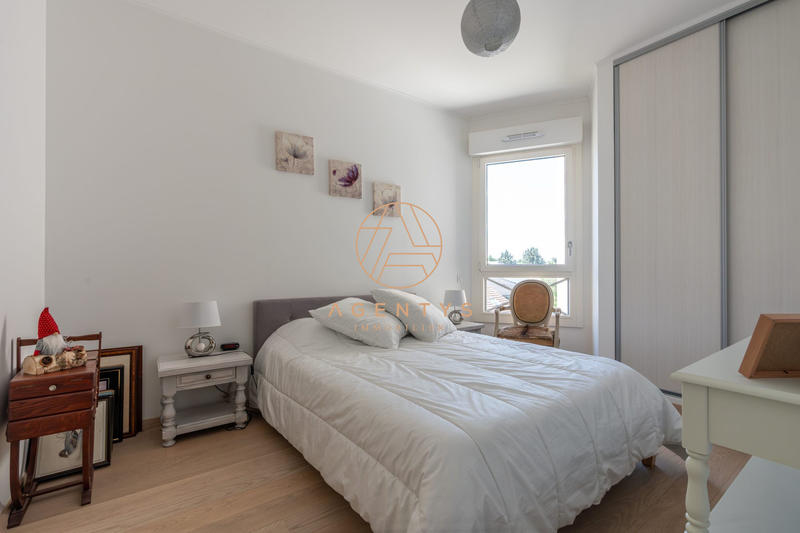 Appartement - 83 m² - 4 pièces