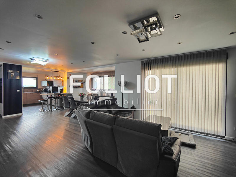 Maison - 203 m² - 6 pièces