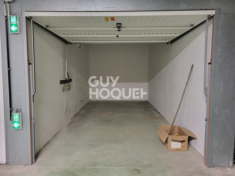 Parking / Garage - 12 m²