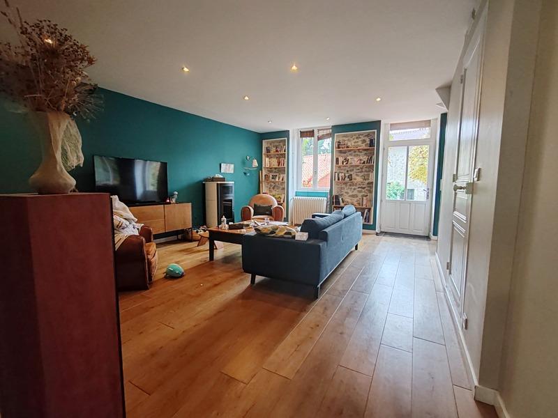 Demeure - 196 m² - 11 pièces