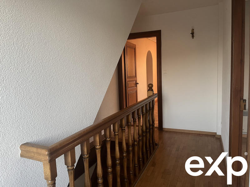 Maison - 298 m² - 12 pièces