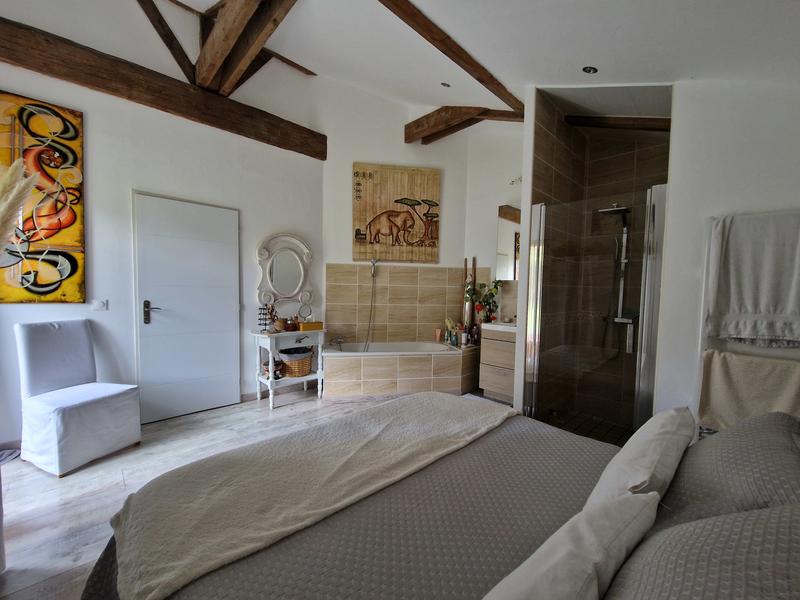 Maison - 200 m² - 7 pièces