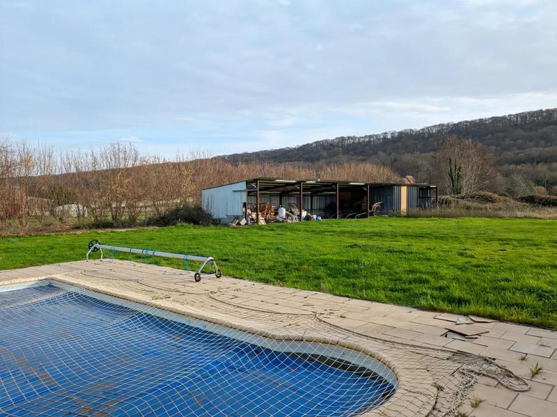 Propriété - 221 m² - 8 pièces