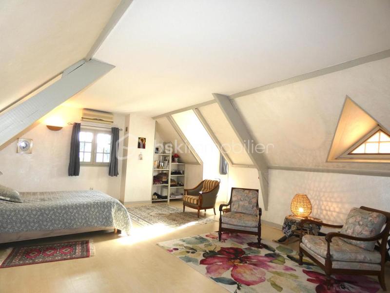 Maison - 192 m² - 6 pièces