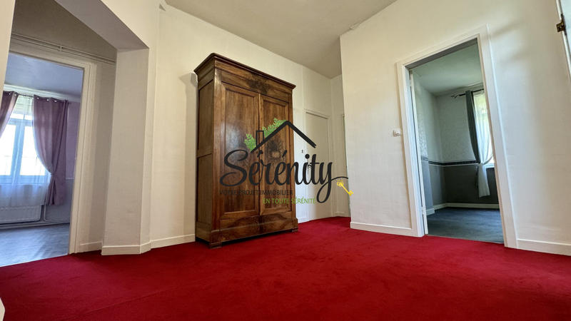 Maison - 225 m² - 7 pièces