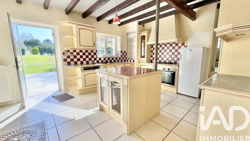 Maison - 323 m² - 12 pièces