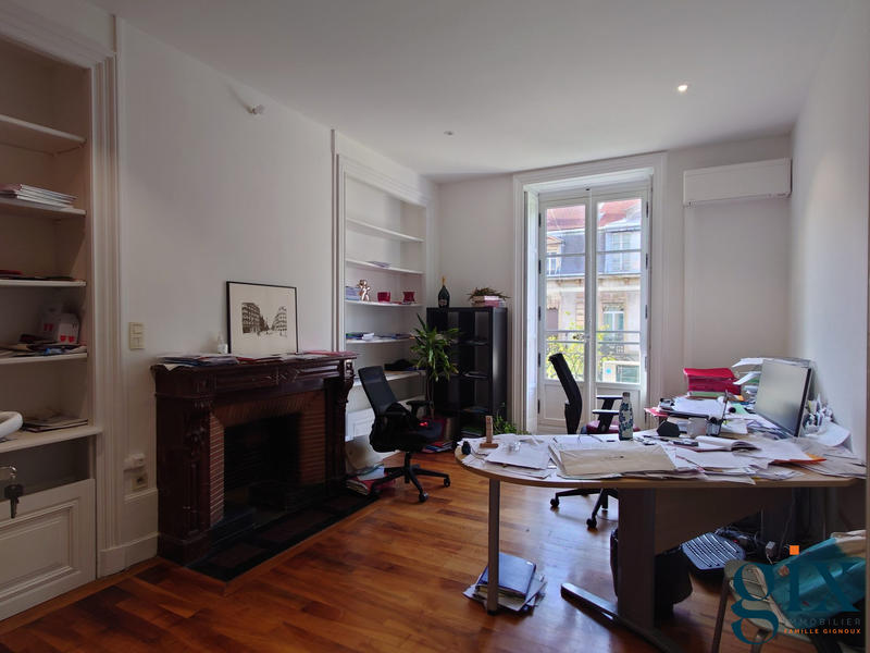 Appartement - 180 m² - 7 pièces