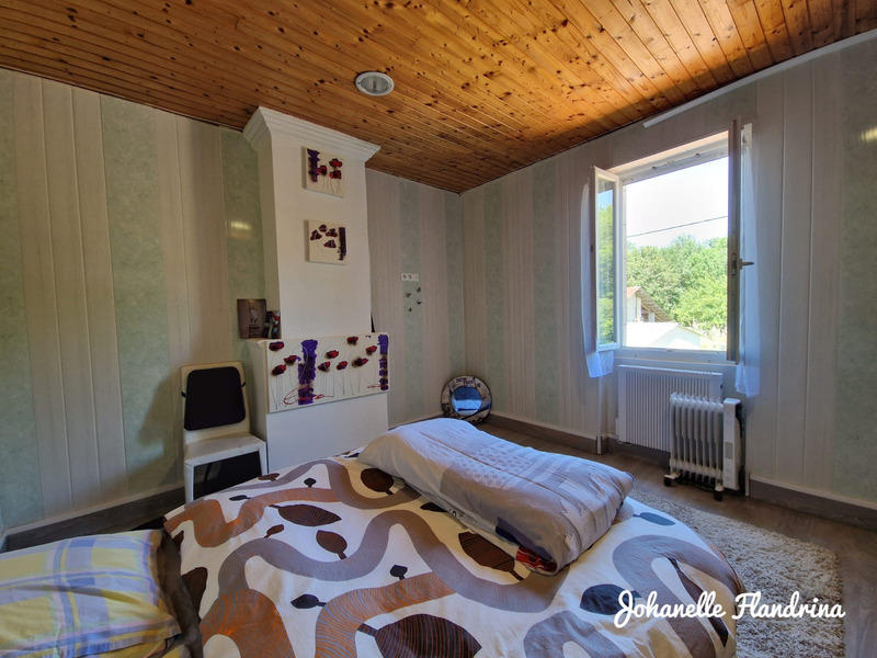 Maison - 260 m² - 8 pièces