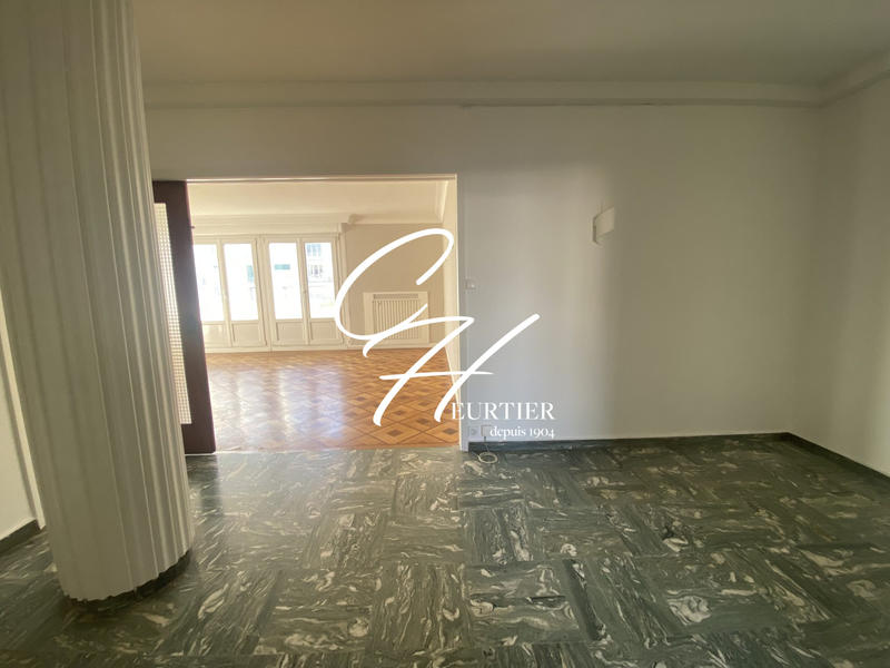 Appartement - 96 m² - 3 pièces