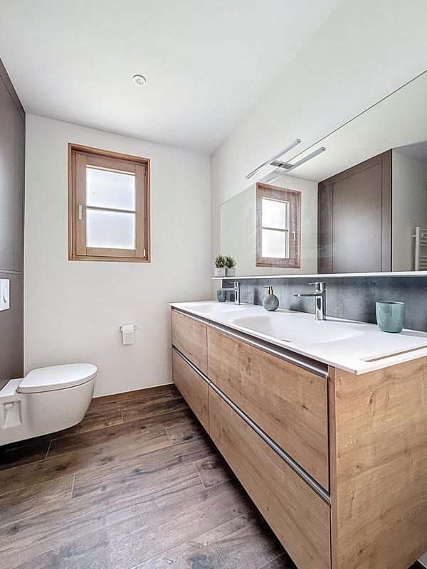 Propriété - 650 m² - 20 pièces